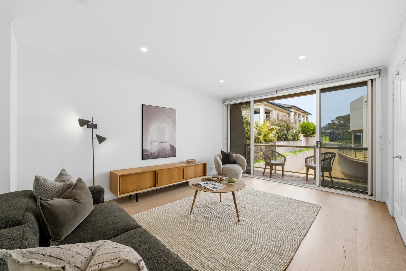Gallery: 4/151 Beach Road