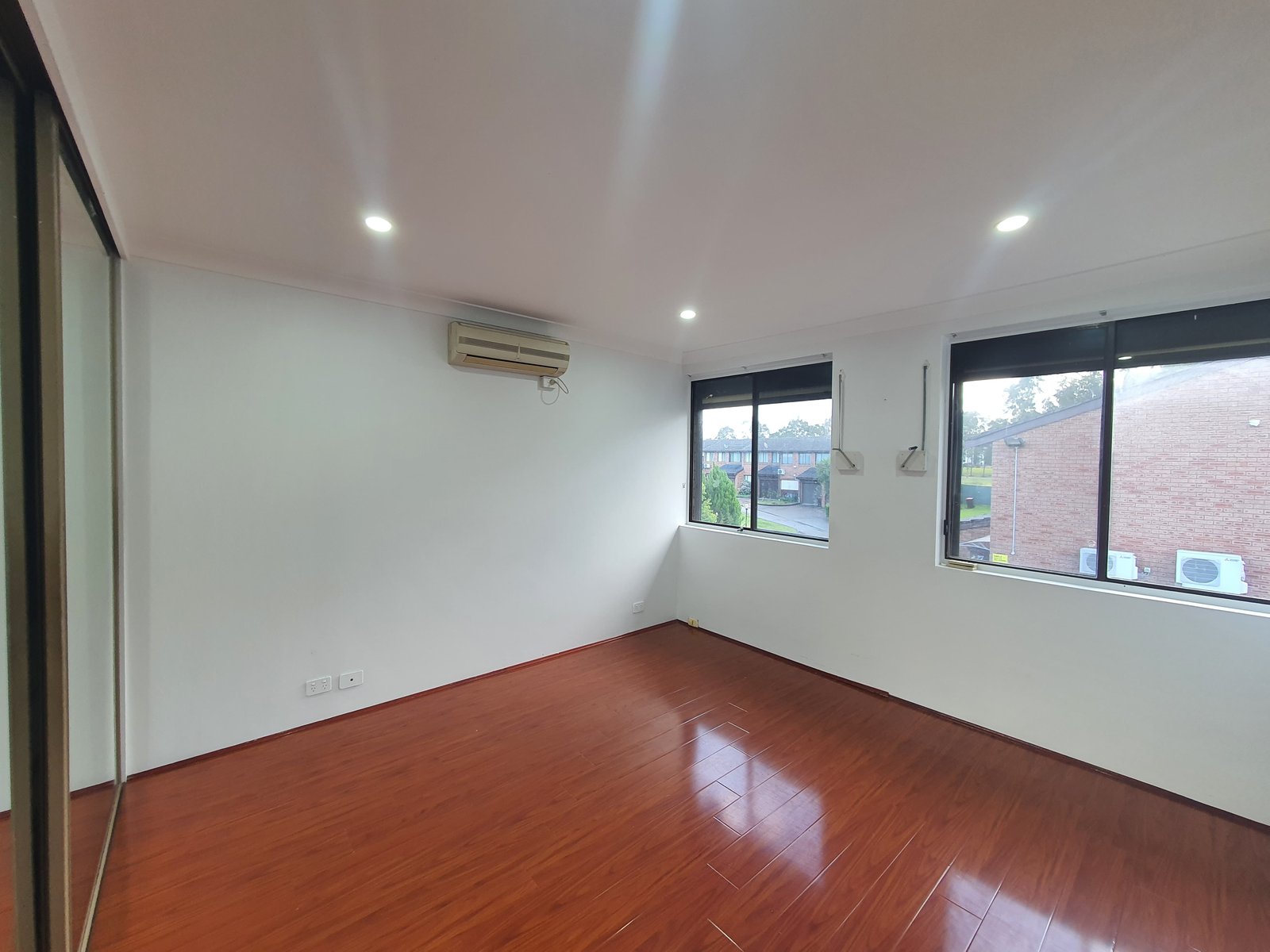 4/156 Moore Street LIVERPOOL 5