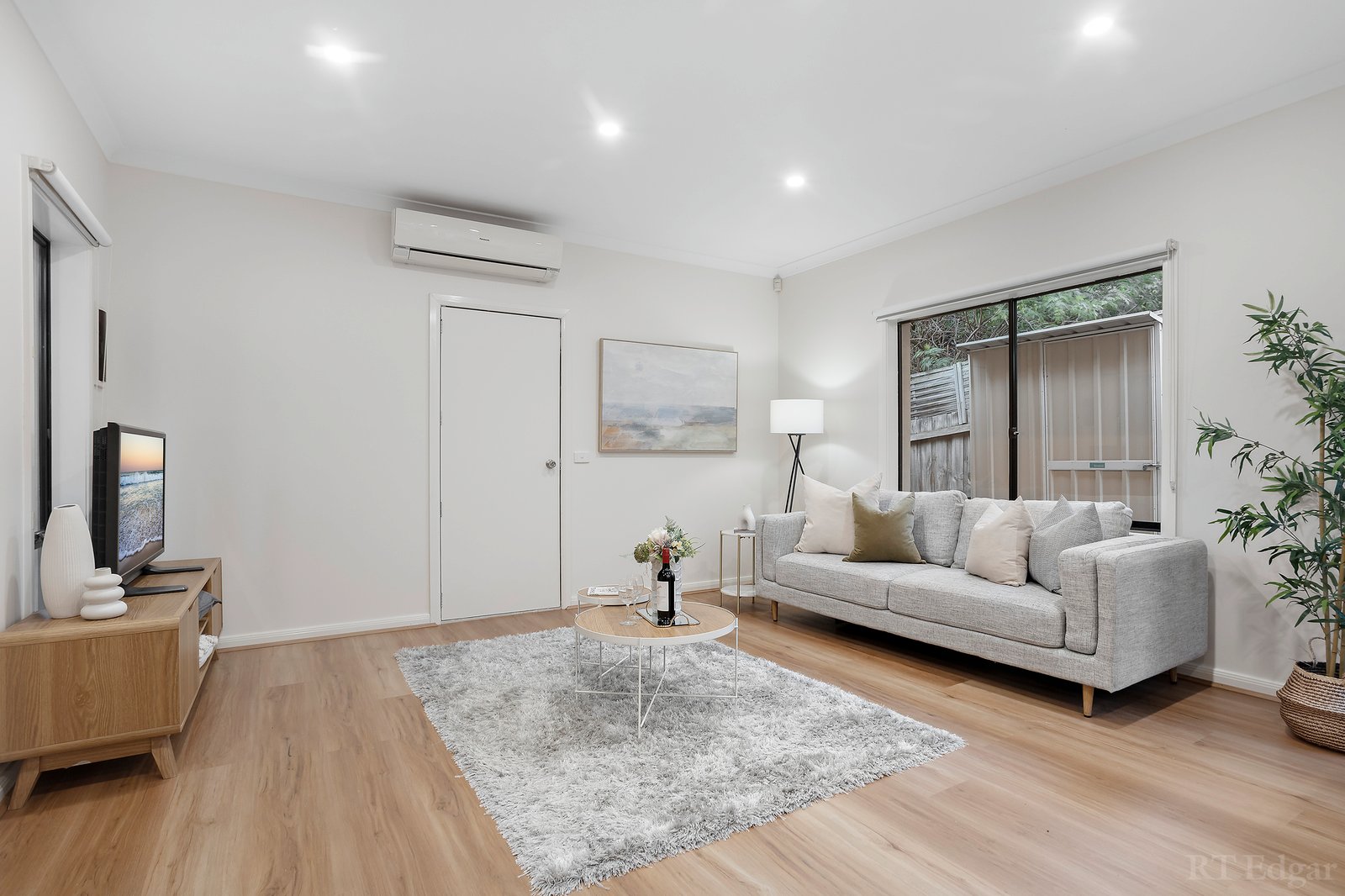 Real Estate and Property in 4/158 Warrigal Road, Camberwell, VIC