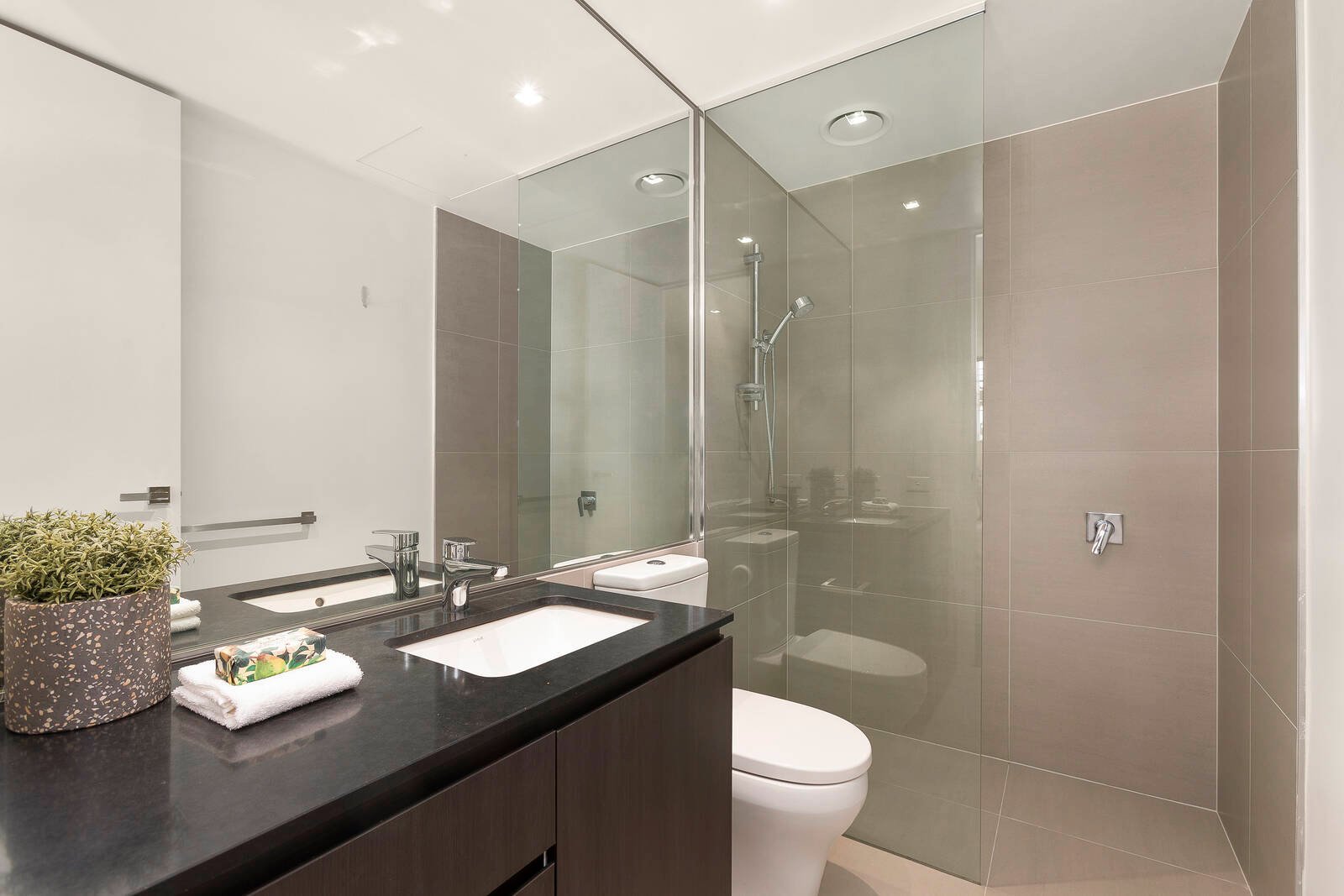 Real Estate and Property in 415/862 Glenferrie Road, Hawthorn, VIC