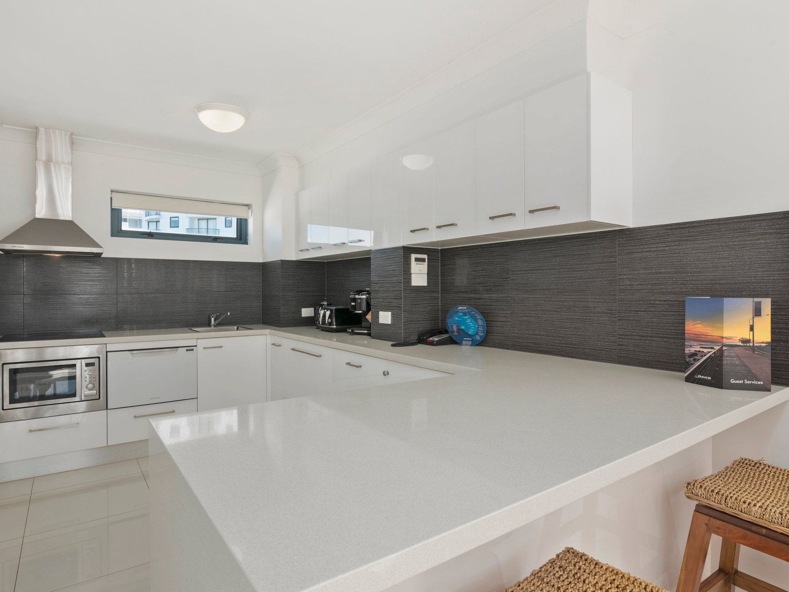 415/99 Griffith Street COOLANGATTA 2