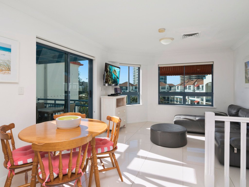 415/99 Griffith Street COOLANGATTA 3