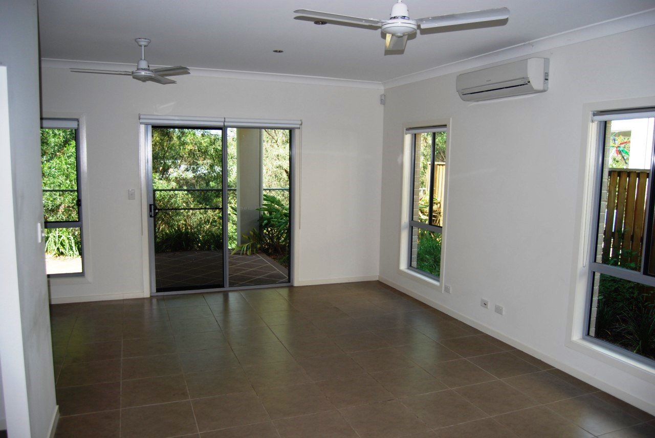 4/16-18 Geoff Wolter Drive West MOLENDINAR 2