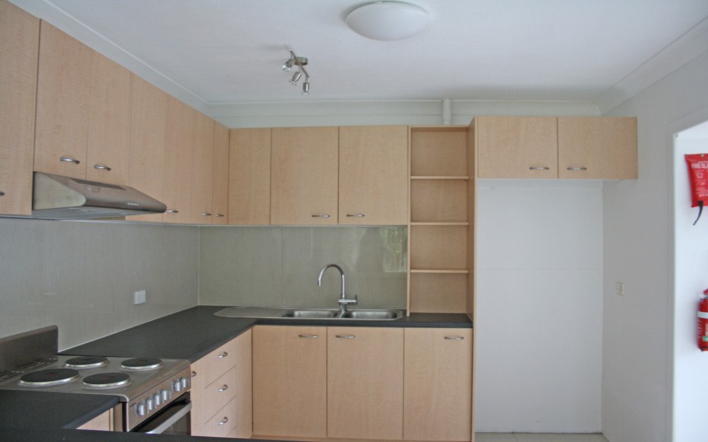 4/16-18 Twenty Eighth Avenue PALM BEACH 9