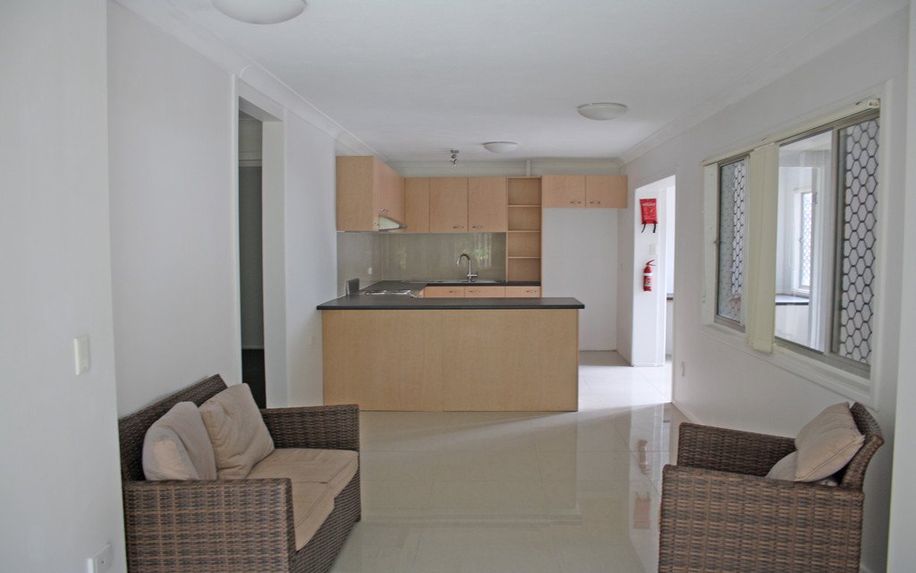 4/16-18 Twenty Eighth Avenue PALM BEACH 1