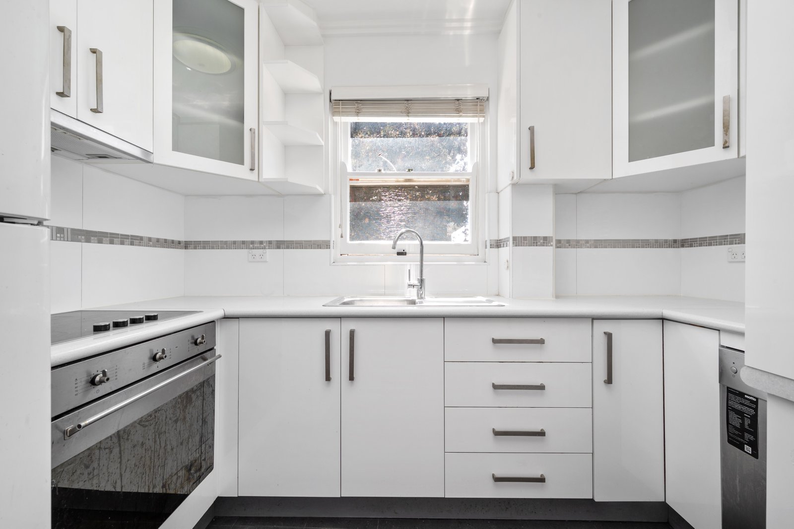 4/16 Brittain Crescent HILLSDALE 3