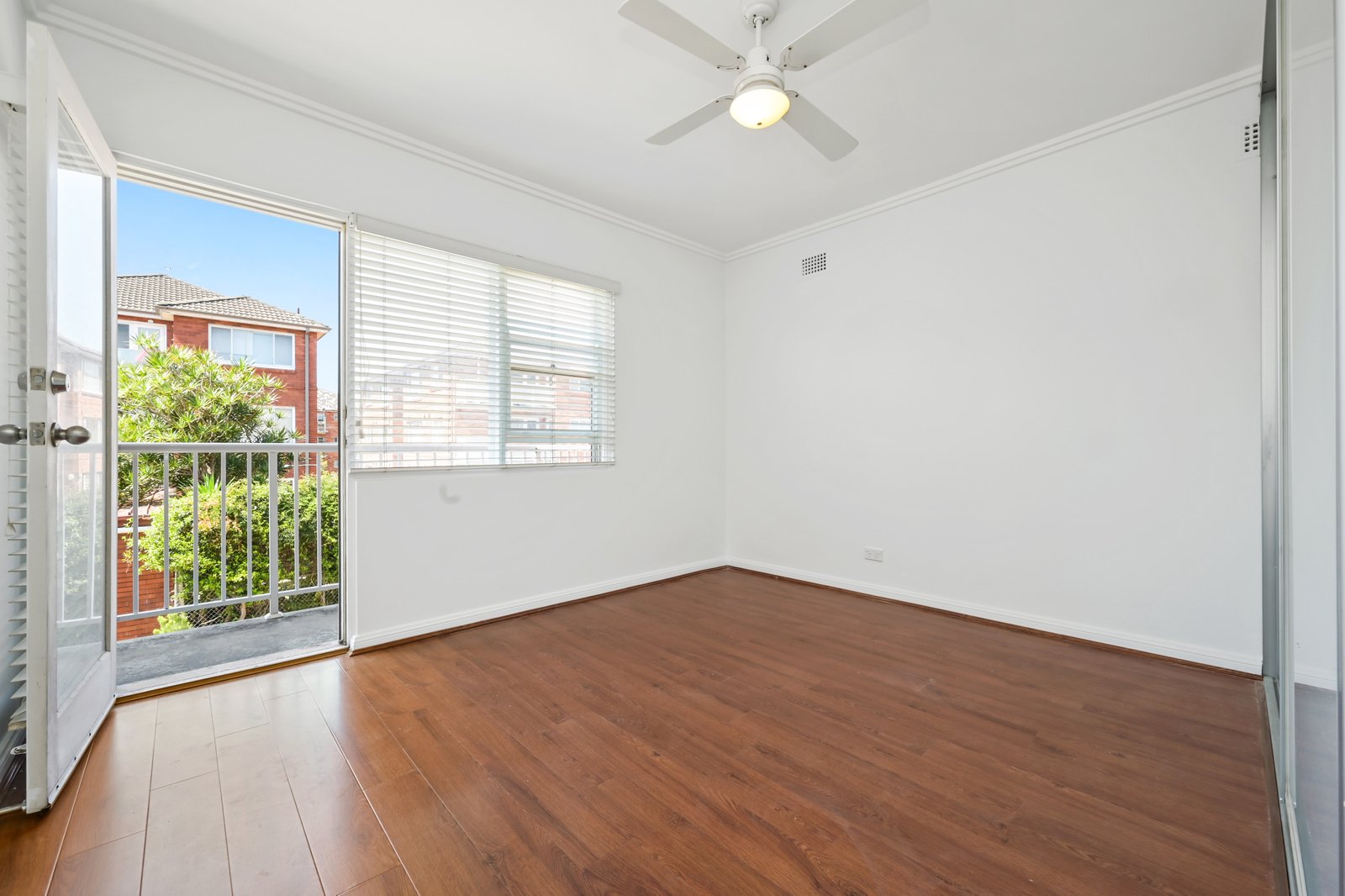 4/16 Brittain Crescent HILLSDALE 5