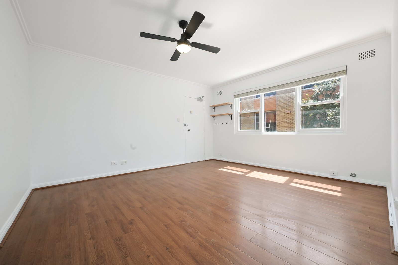 4/16 Brittain Crescent HILLSDALE 10