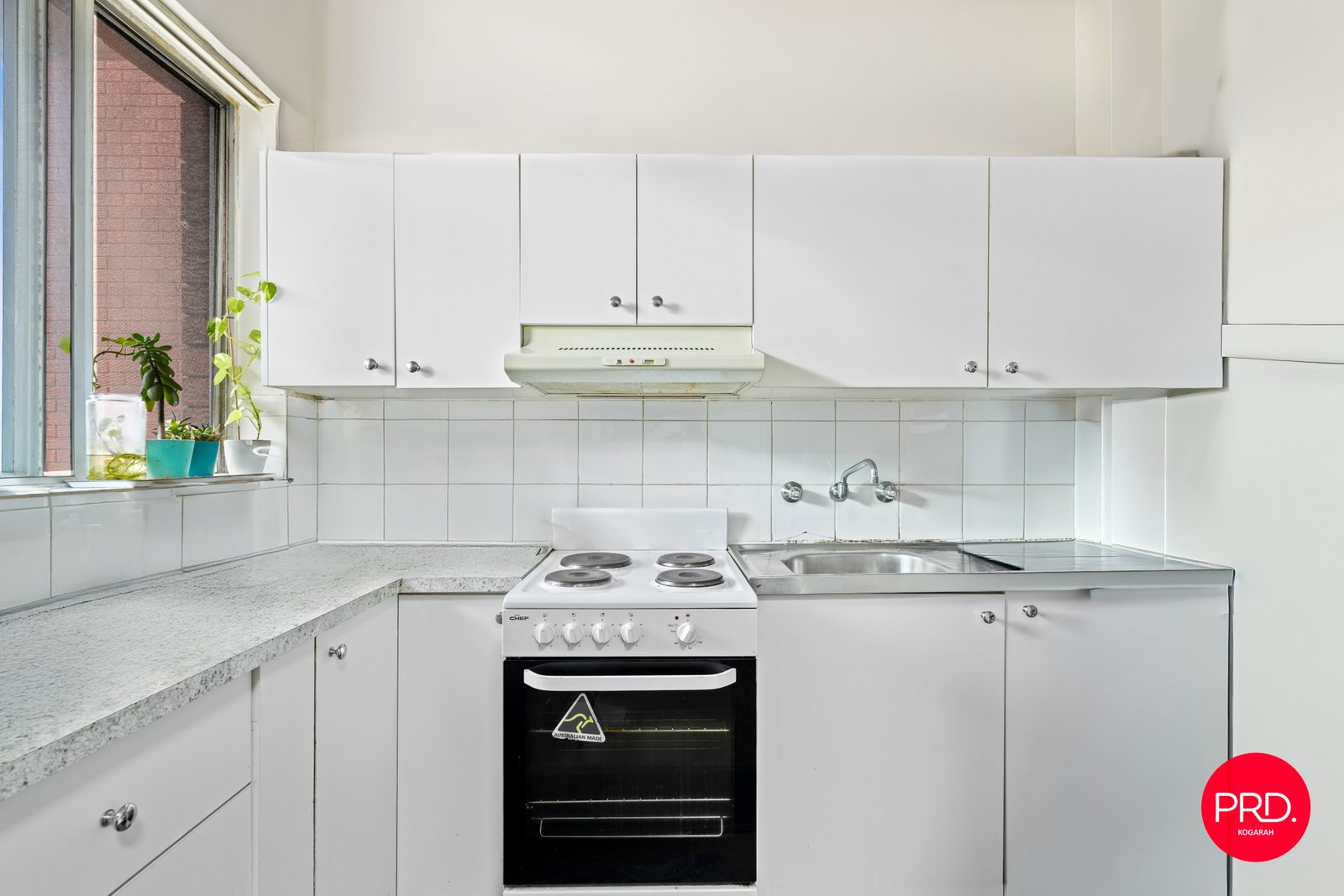 4/16 Guinea Street KOGARAH 3