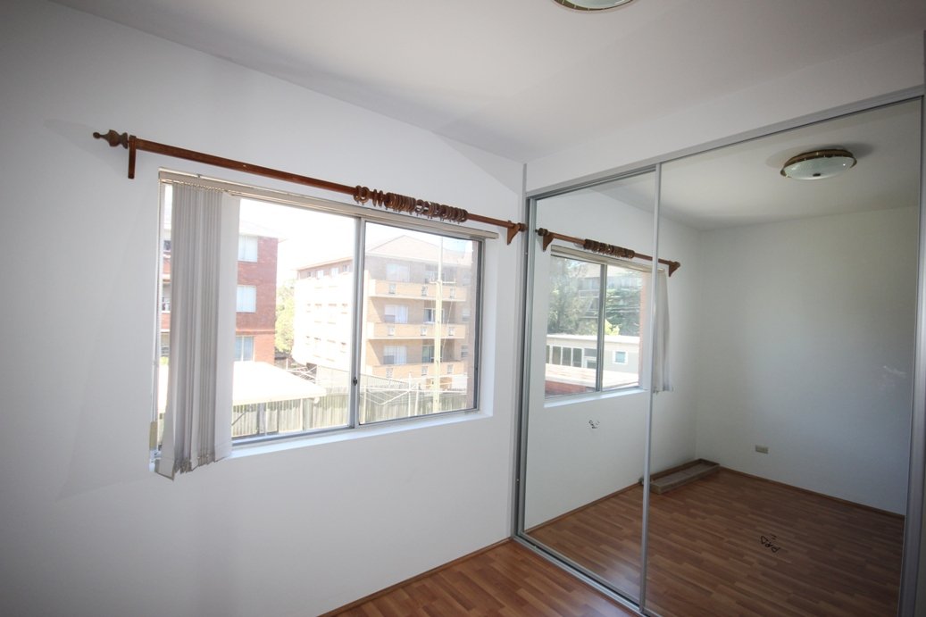 4/16 Guinea Street KOGARAH 3