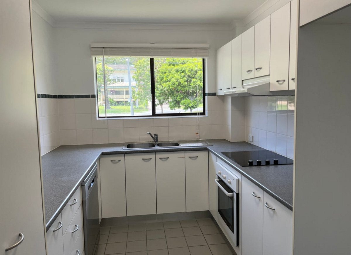 4/16 Hayle Street Burleigh Heads 4