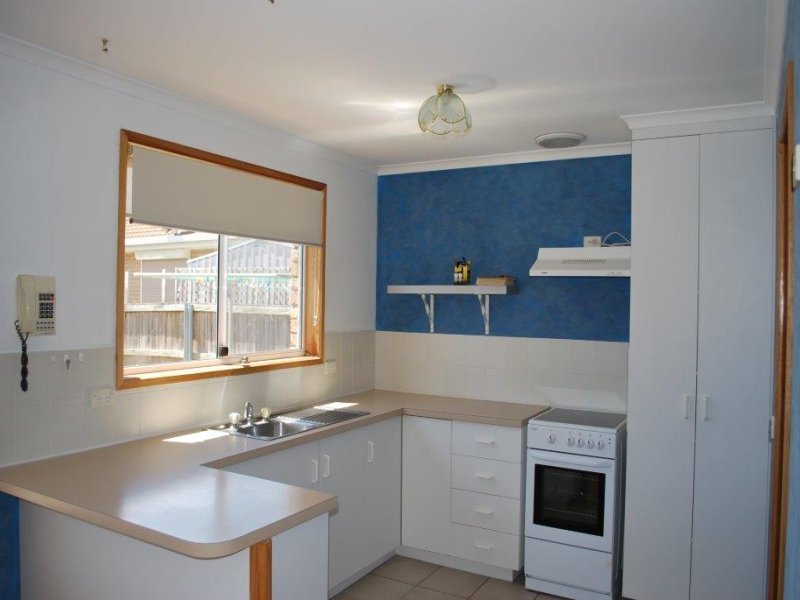 4/16 Lesdelle Street CLAREMONT 2