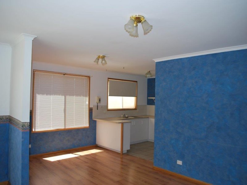 4/16 Lesdelle Street CLAREMONT 5