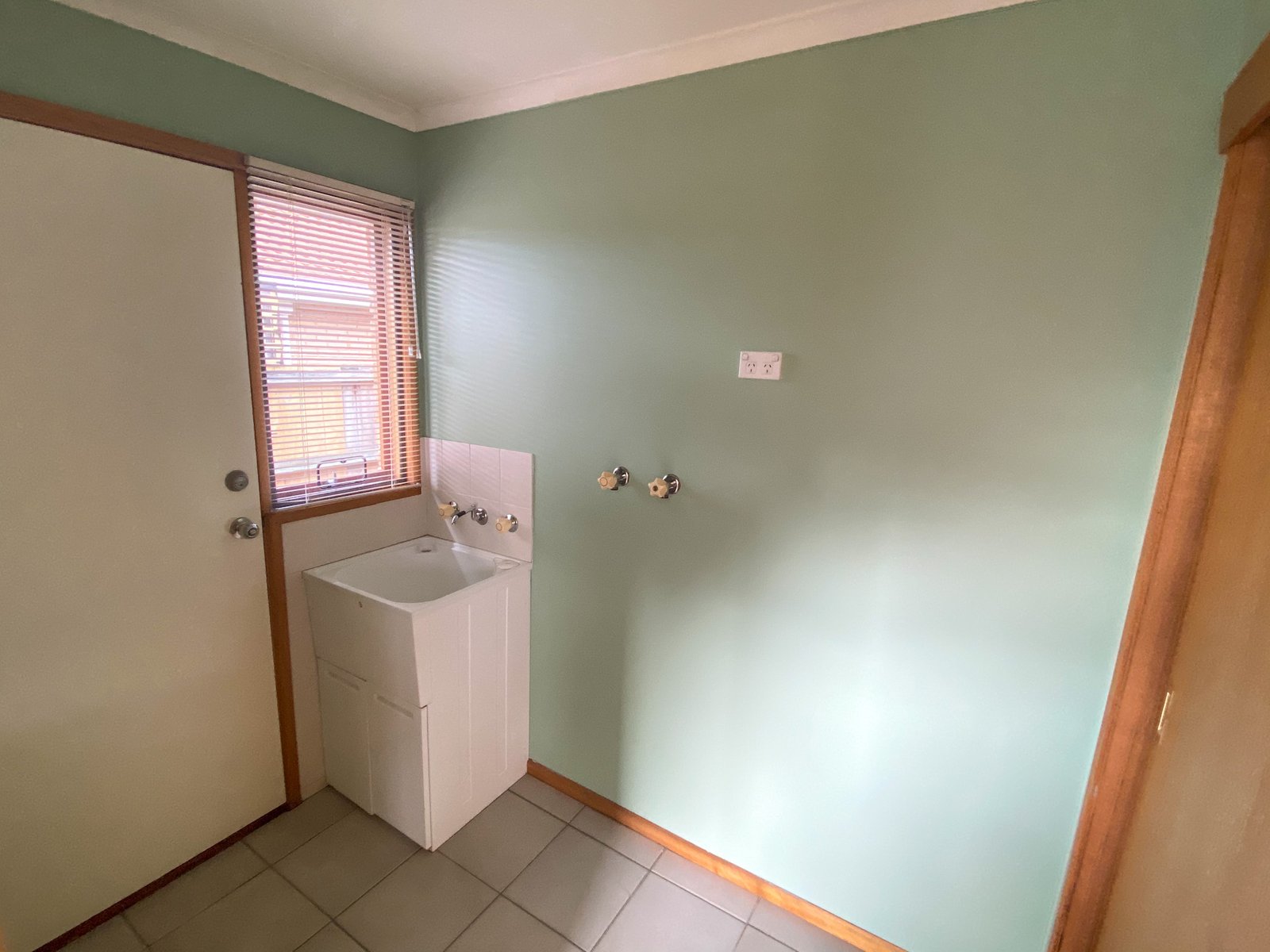 4/16 Lesdelle Street CLAREMONT 6