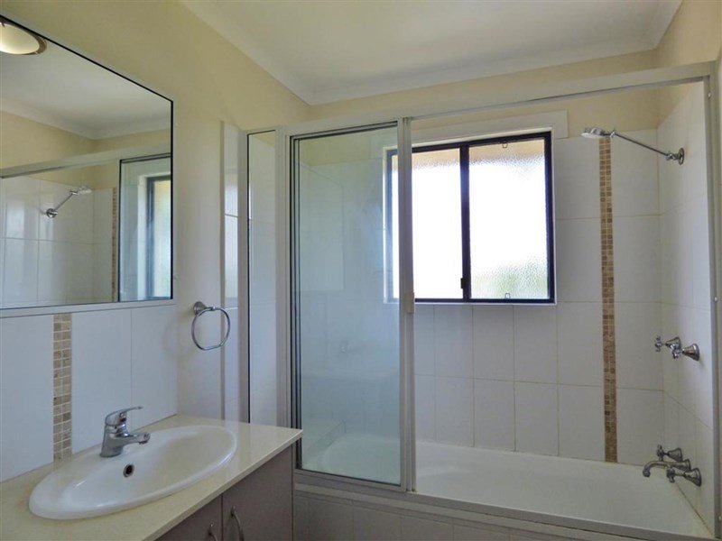 4/16 Marathon Street PROSERPINE 8