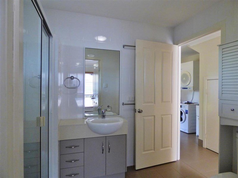 4/16 Marathon Street PROSERPINE 9