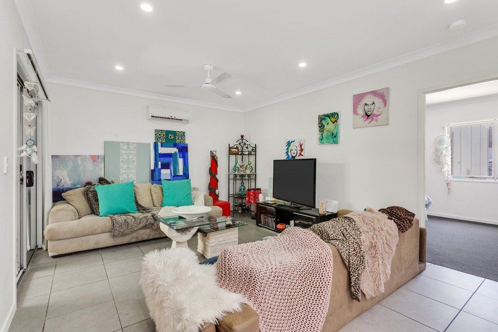 4/16 Sapphire Place ELANORA 3