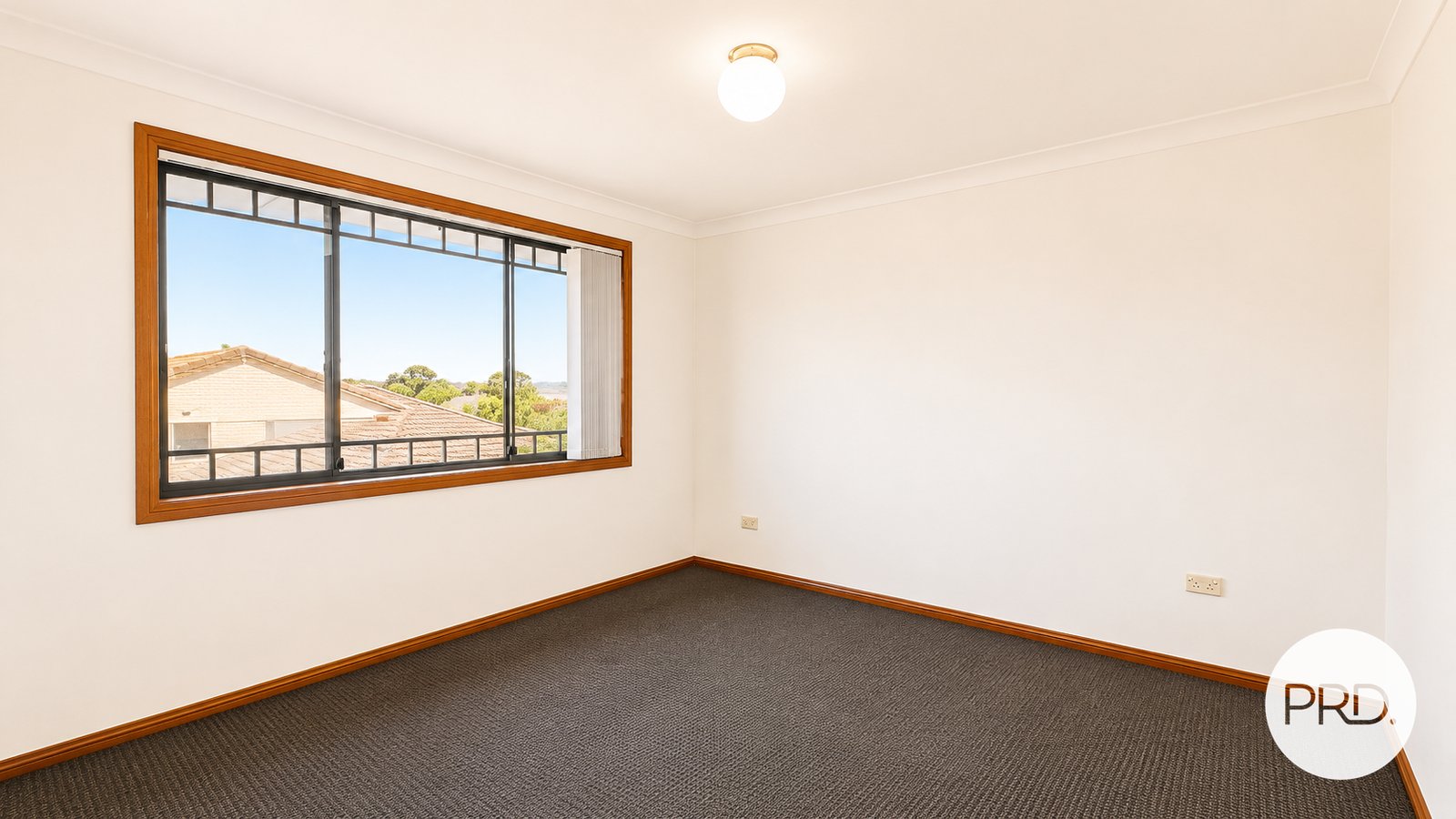 4/16 Thelma Street LURNEA 8