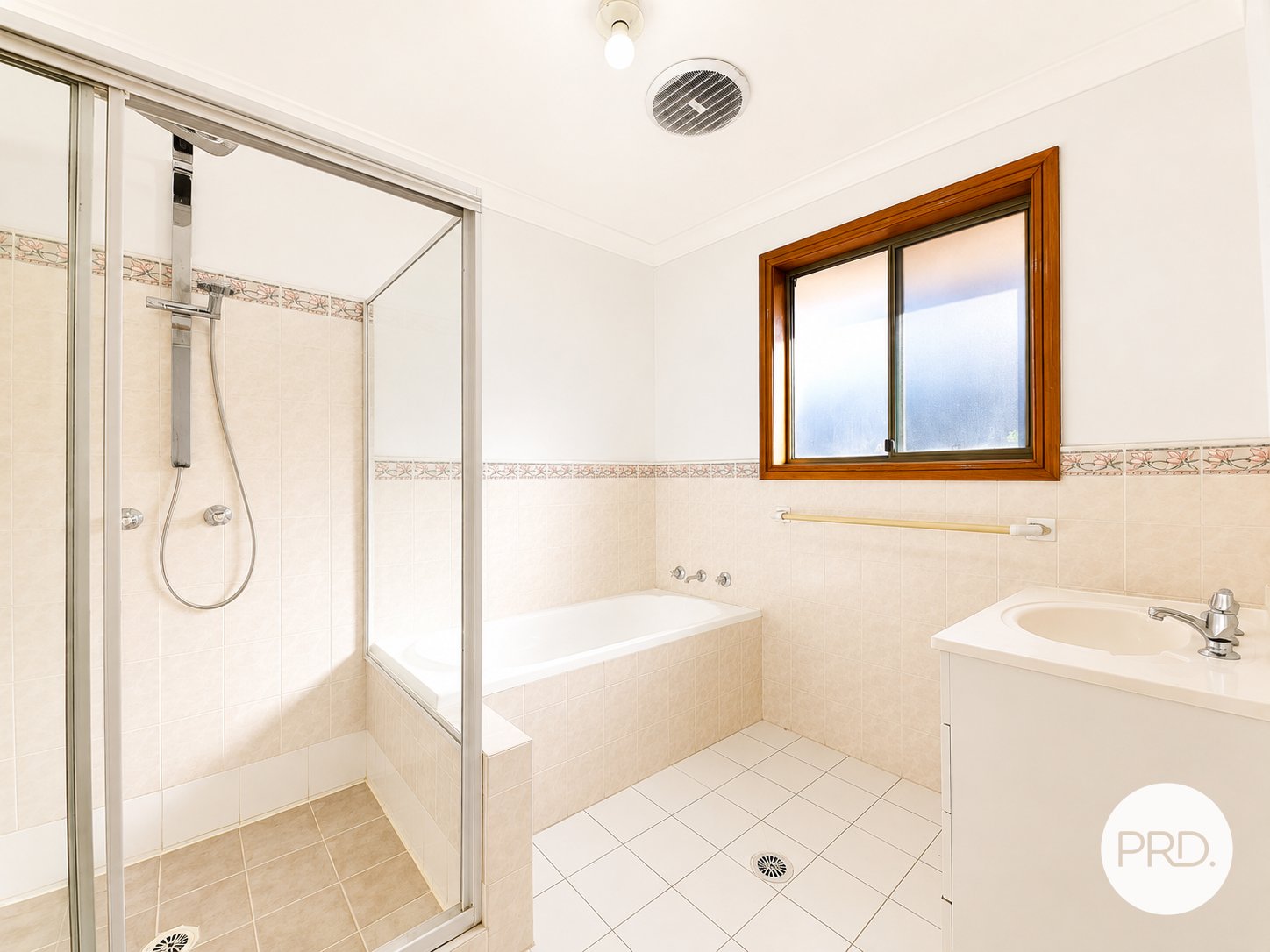 4/16 Thelma Street LURNEA 9