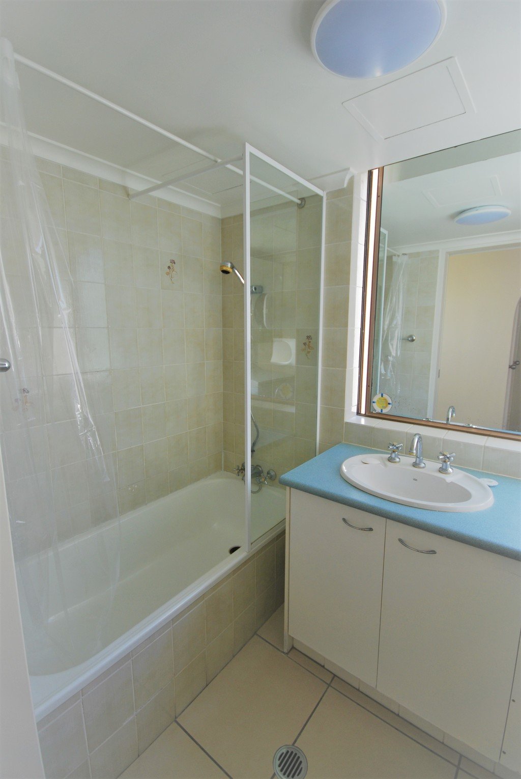 4/164 The Esplanade BURLEIGH HEADS 9