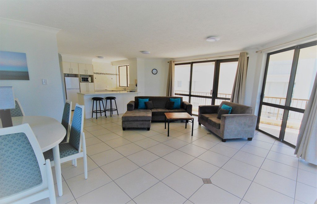 4/164 The Esplanade BURLEIGH HEADS 3