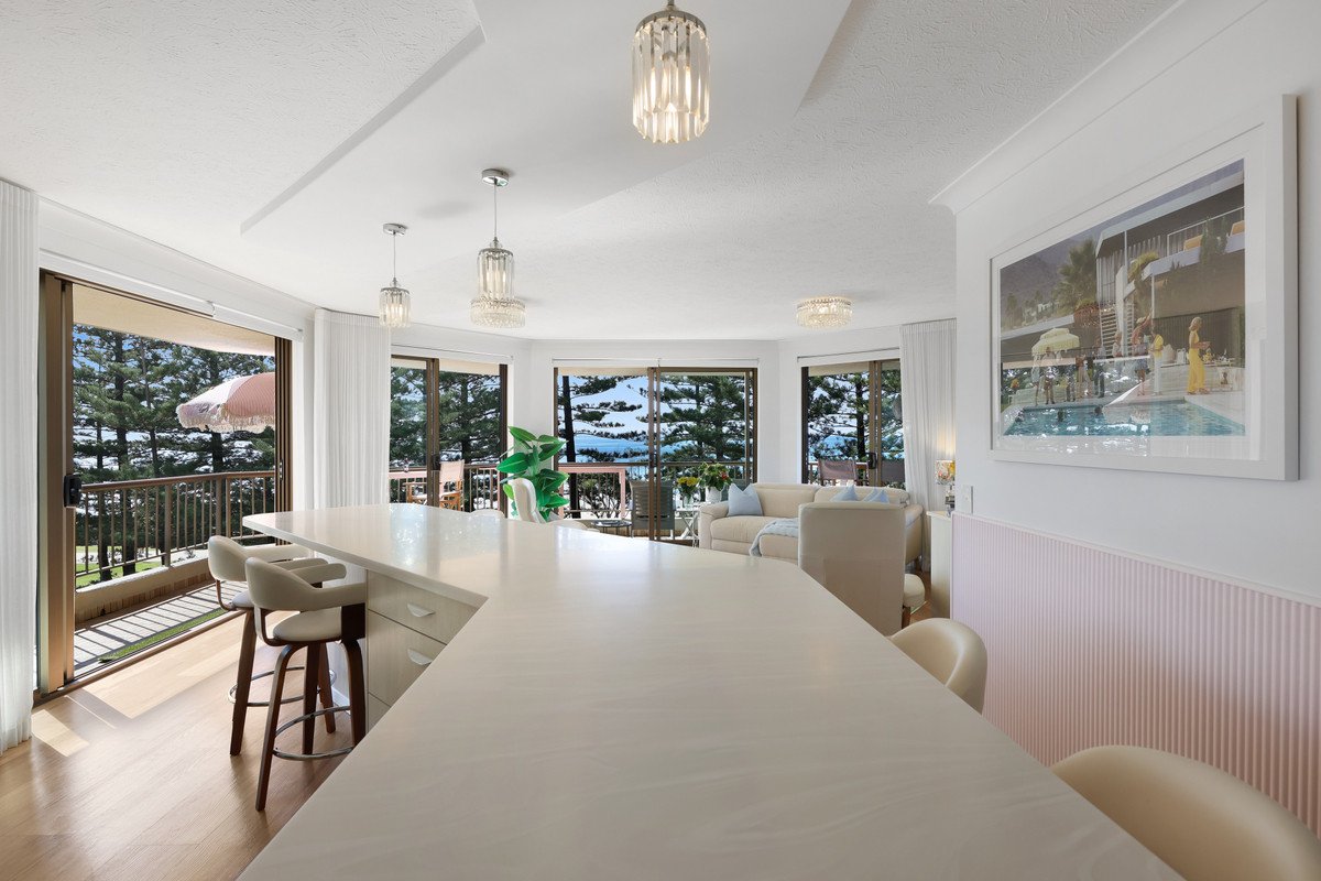 4/164 The Esplanade Burleigh Heads 3