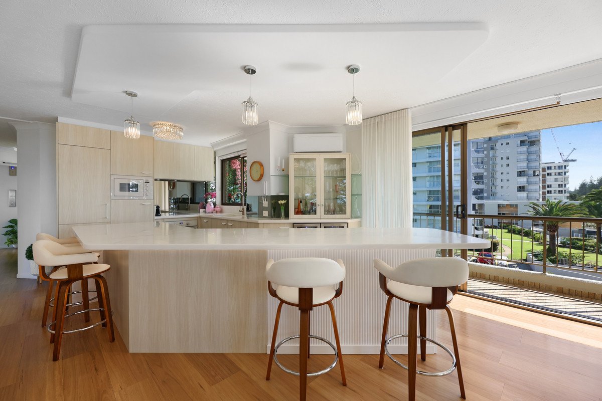 4/164 The Esplanade Burleigh Heads 7