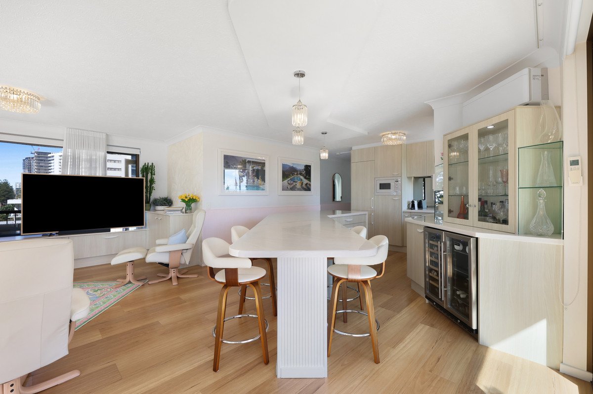 4/164 The Esplanade Burleigh Heads 9