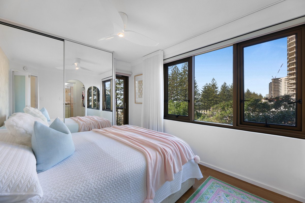 4/164 The Esplanade Burleigh Heads 19