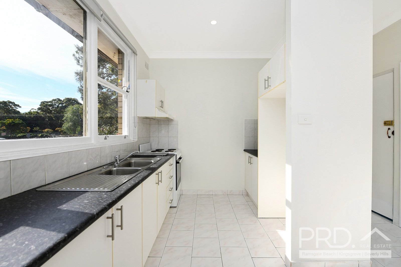 4/165 King Georges Road WILEY PARK 4