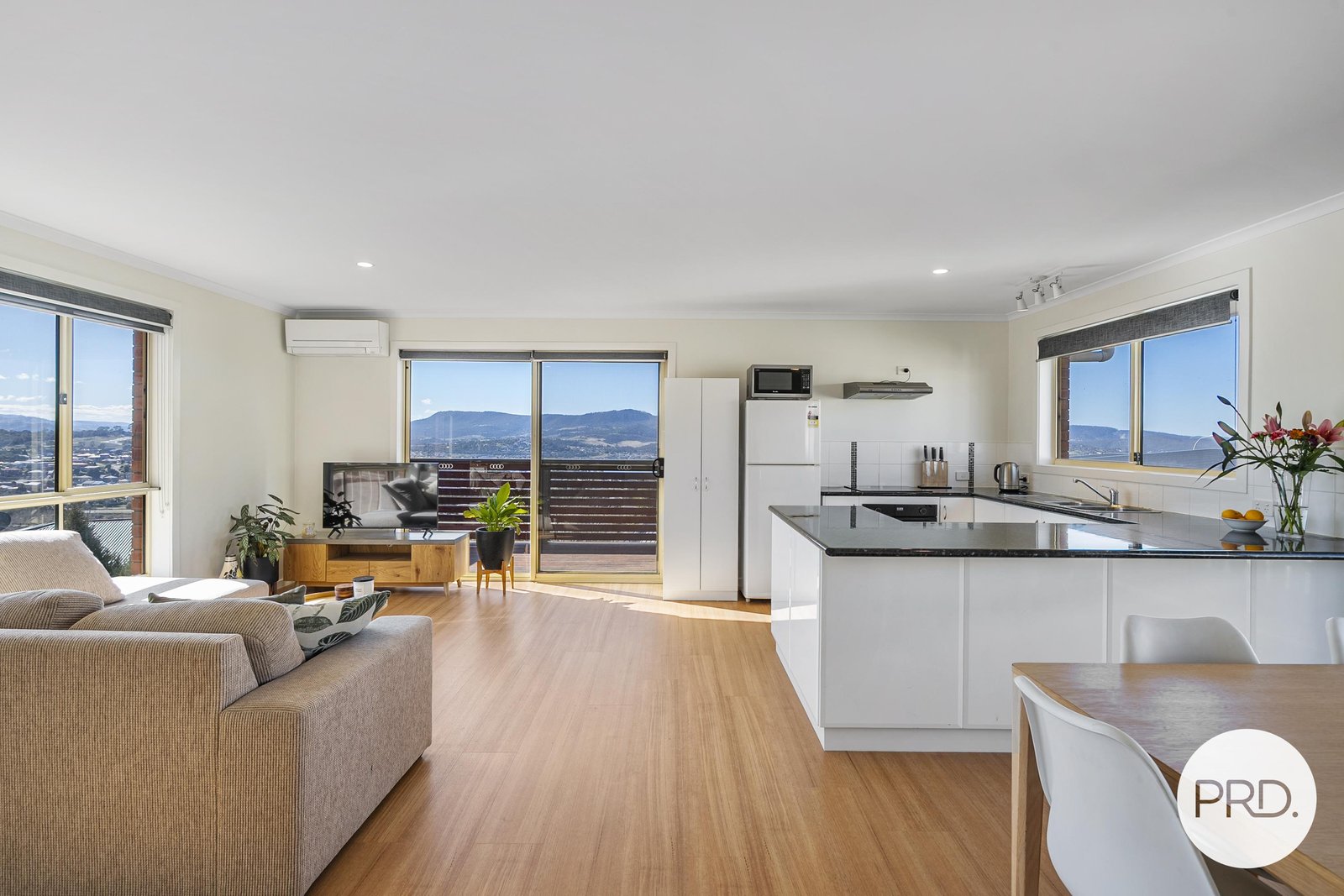 4/17-19 Spring Street CLAREMONT 11
