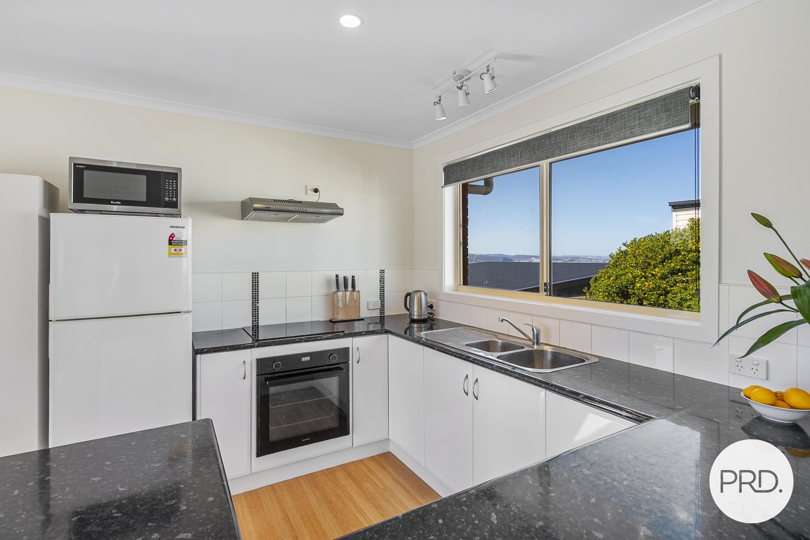 4/17-19 Spring Street CLAREMONT 13