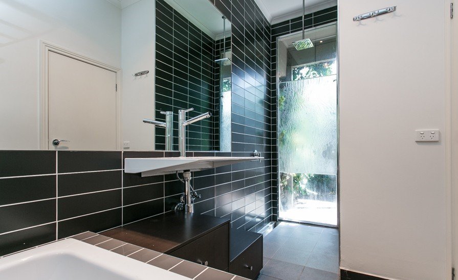 Gallery: 417 Bay Street