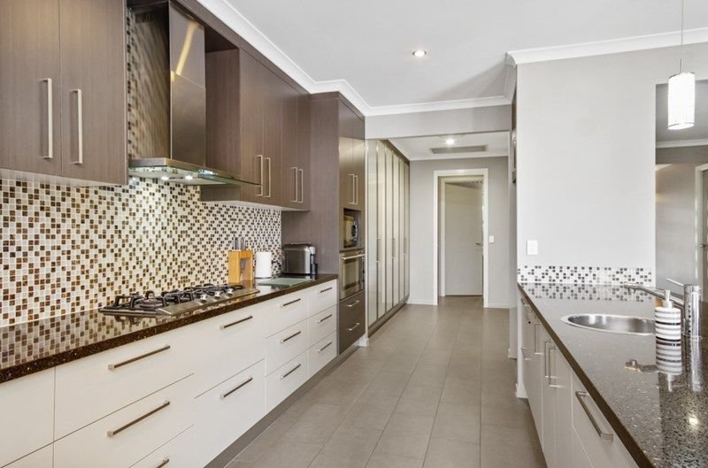 417 Jim Whyte Way BURUA 11