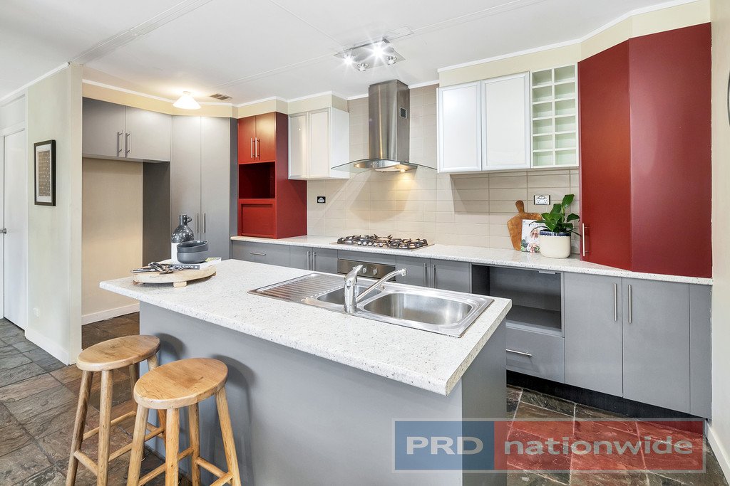 417 Richards Street CANADIAN 3