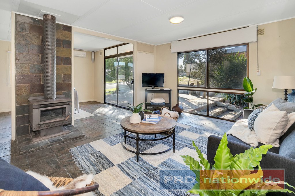 417 Richards Street CANADIAN 5