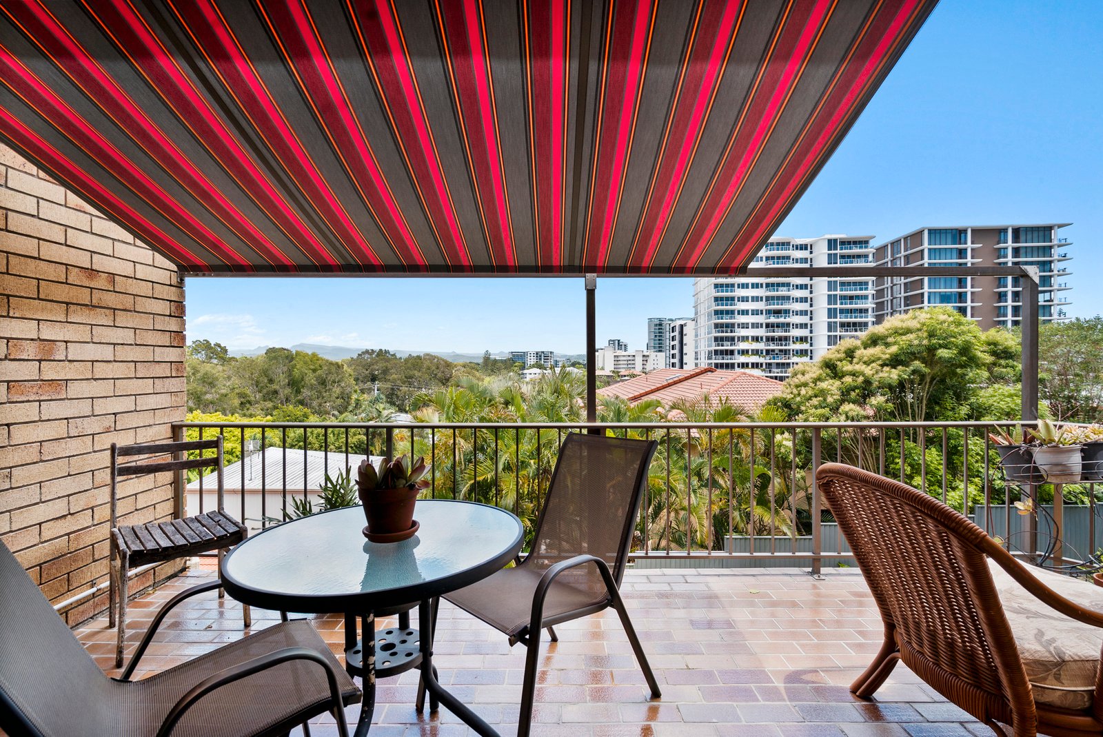 4/17 Rutledge Street COOLANGATTA 2