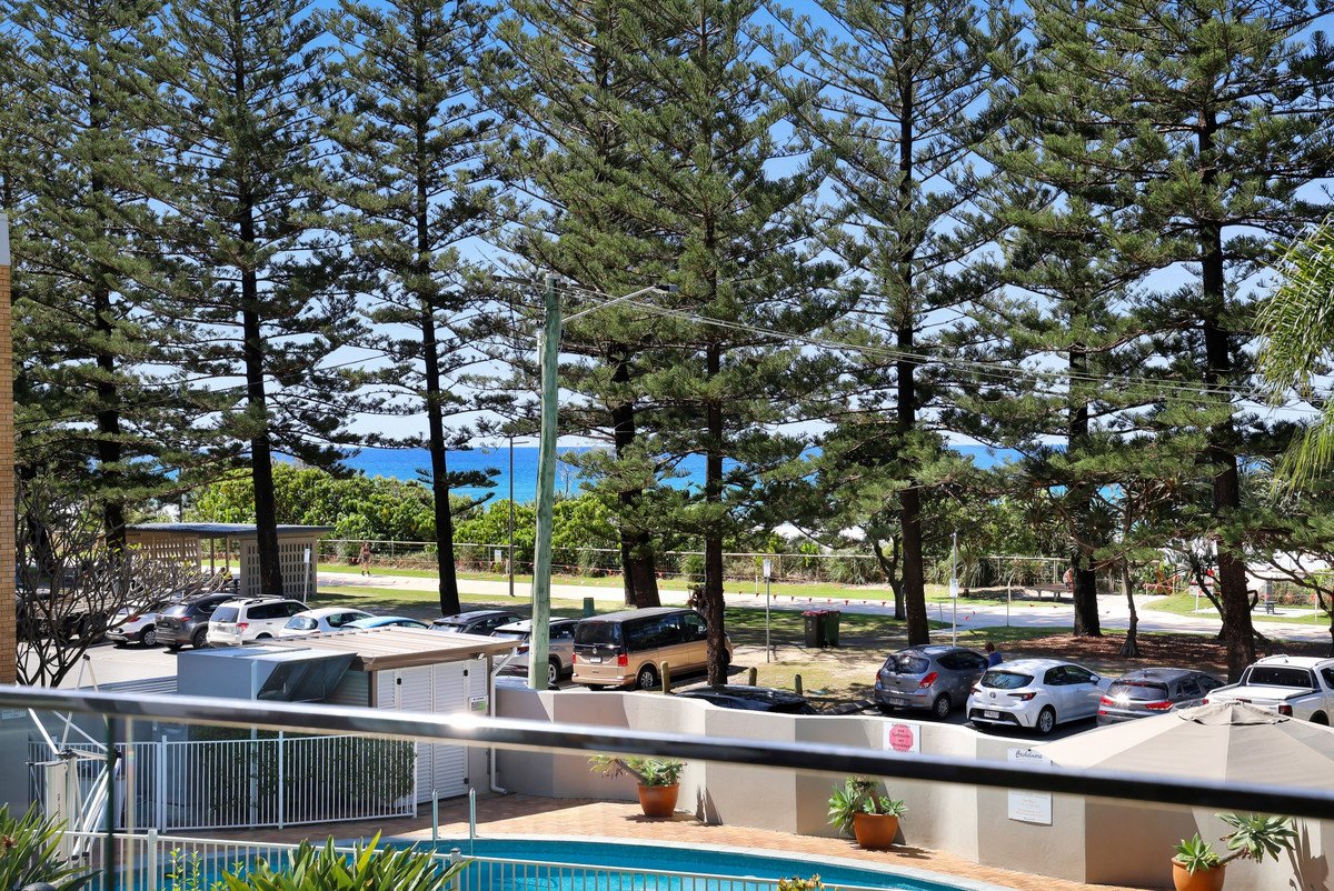 4/170-180 The Esplanade Burleigh Heads 3