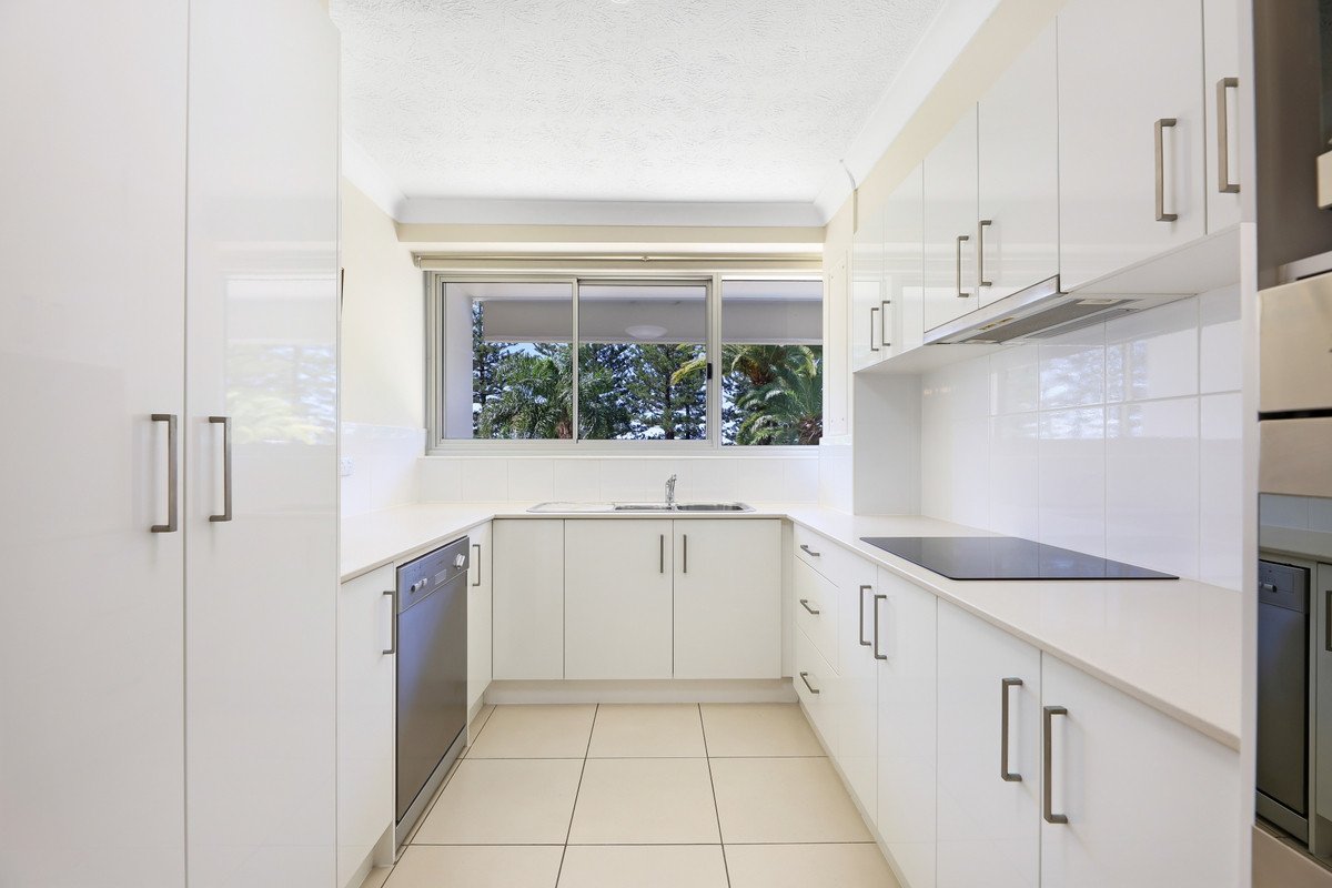 4/170-180 The Esplanade Burleigh Heads 7