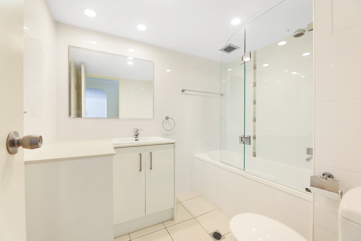 4/170-180 The Esplanade Burleigh Heads 12