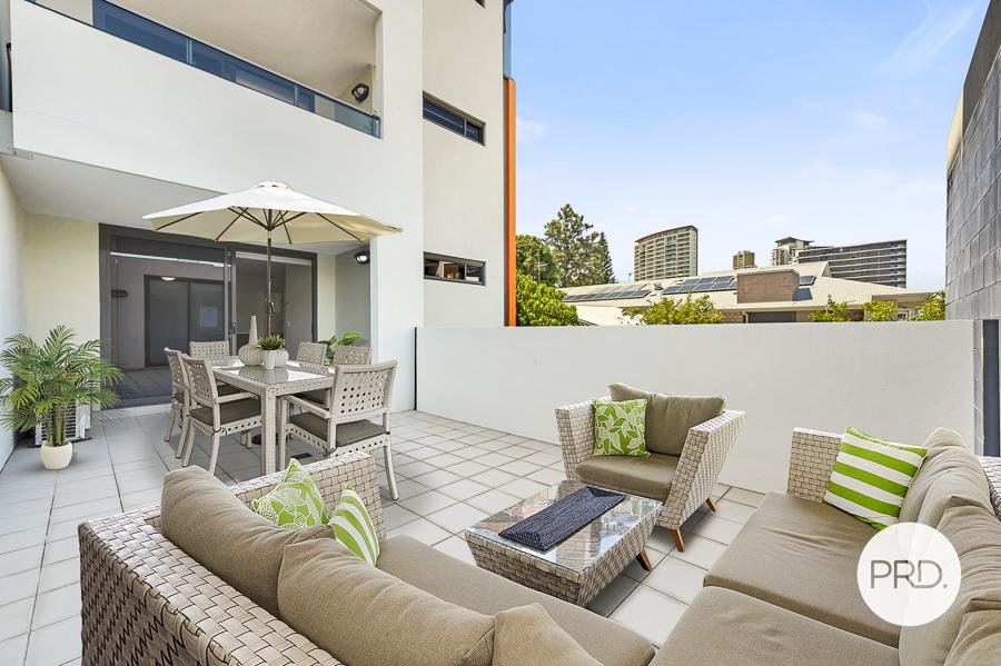 4/171 Scarborough Street SOUTHPORT 2