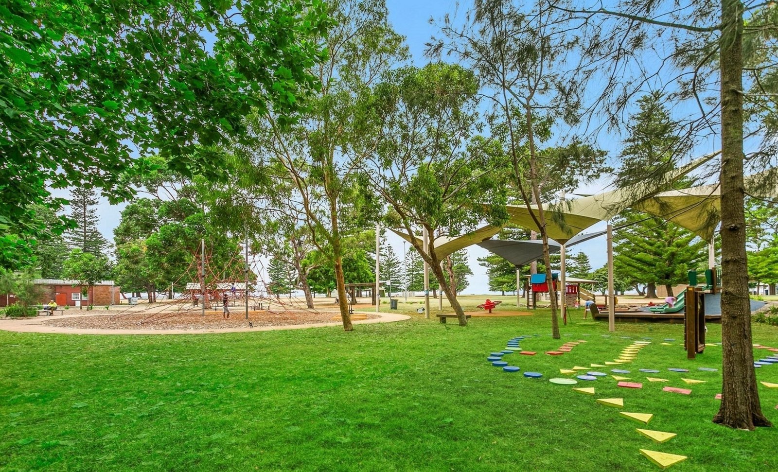 4/173-175 Russell Avenue DOLLS POINT 5