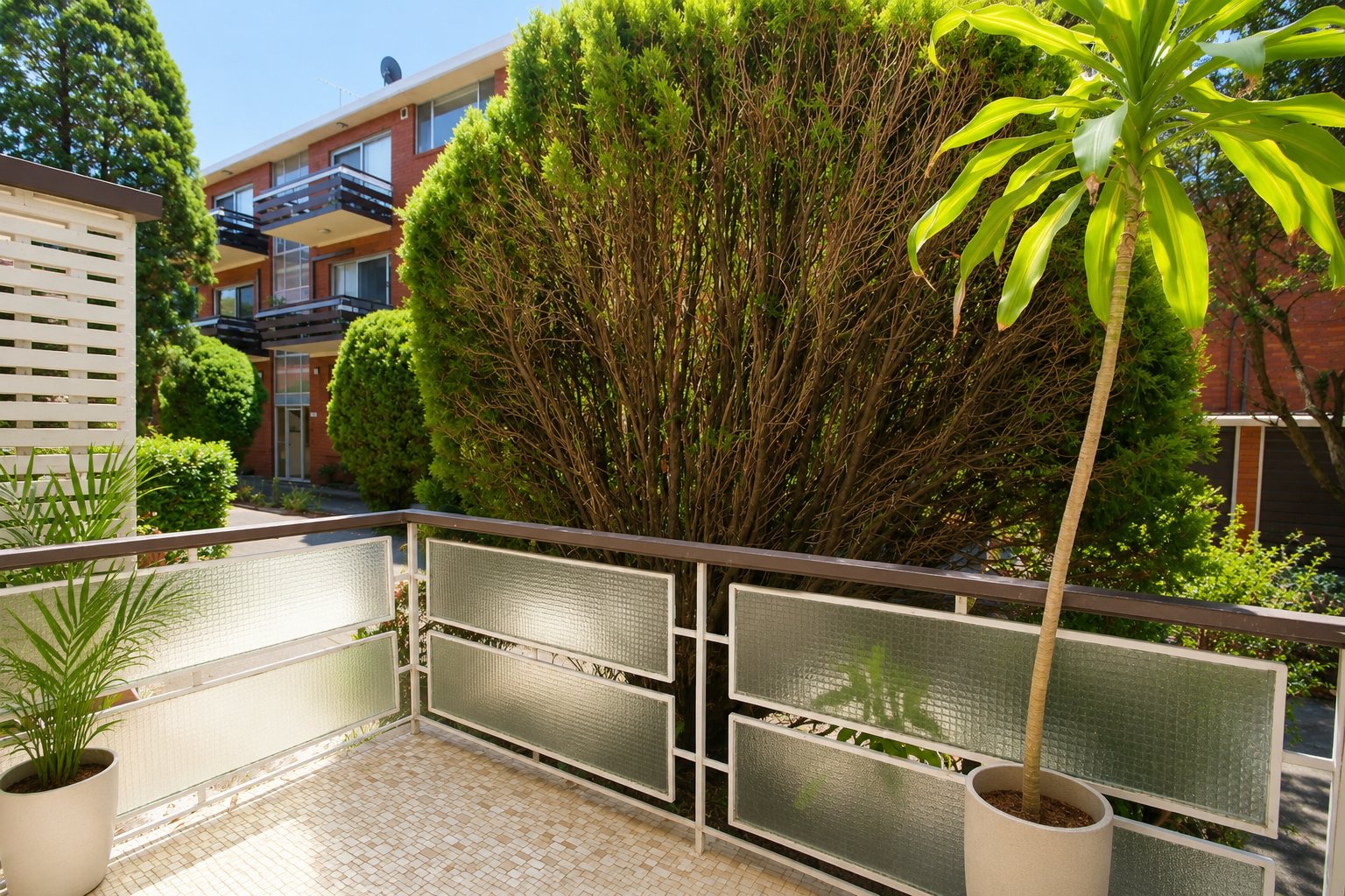 4/174-176 Chuter Avenue SANS SOUCI 5