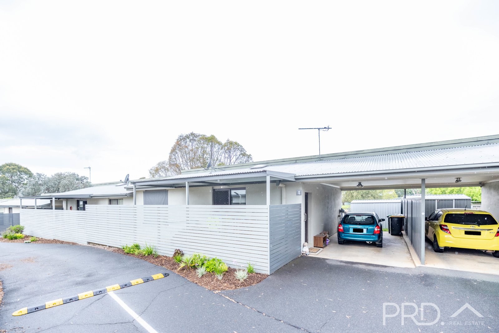 4/176 Capper Street TUMUT 11