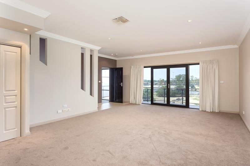 4/18-20 Railway Street WAGGA WAGGA 3