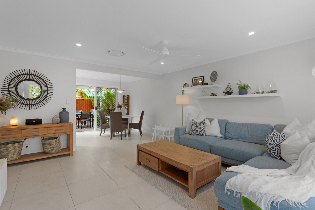 4/18 Bottlewood Court Burleigh Waters 4