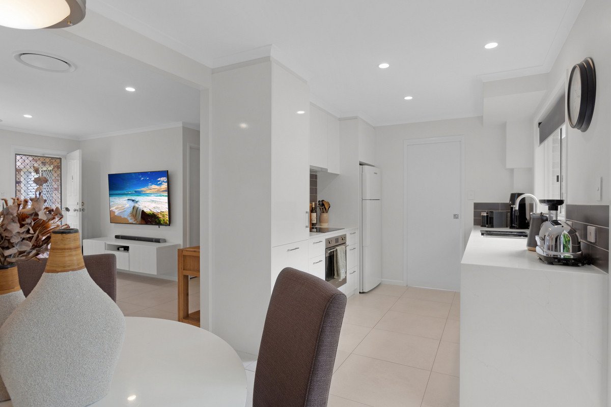 4/18 Bottlewood Court Burleigh Waters 5