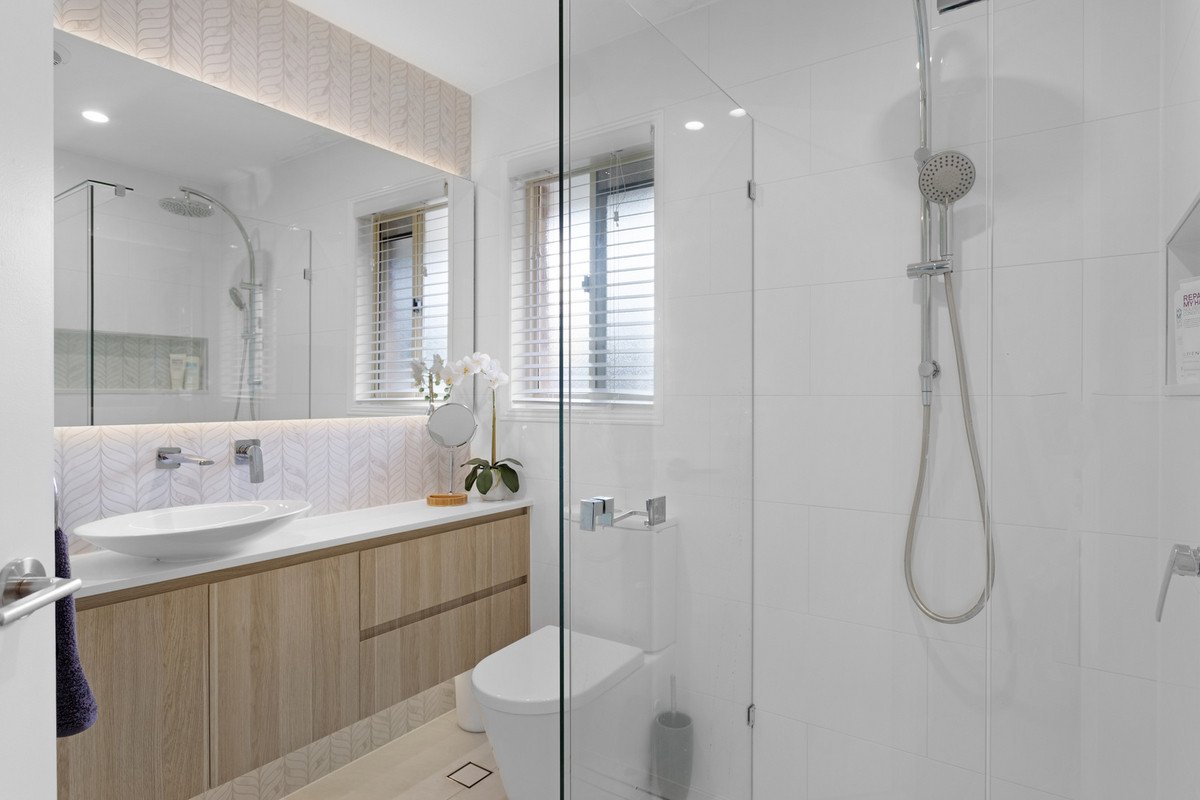 4/18 Bottlewood Court Burleigh Waters 8