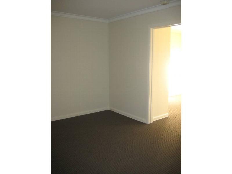Gallery: 4/18 Collins Street