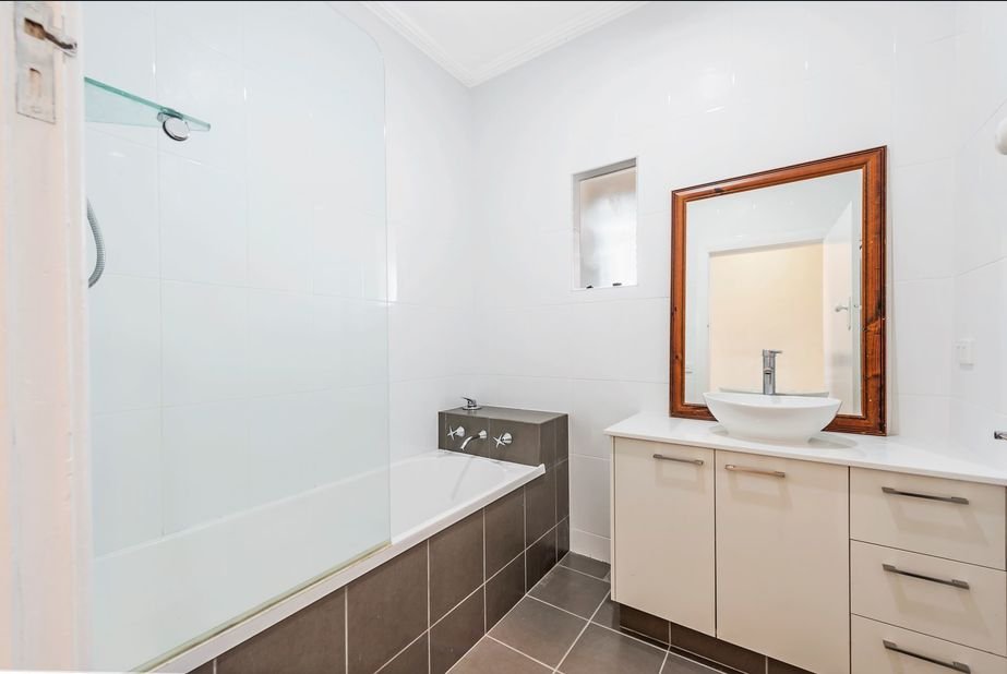 418 Kokoda Street NORTH ALBURY 10